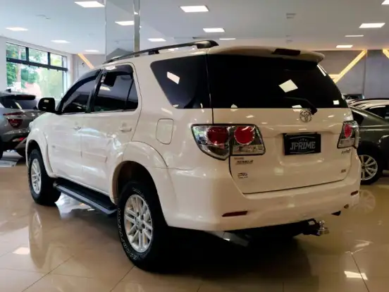 TOYOTA-HILUX SW4-2.7 SR 4X2 16V FLEX 4P AUTOMÁTICO TOYOTA-HILUX SW4-2014