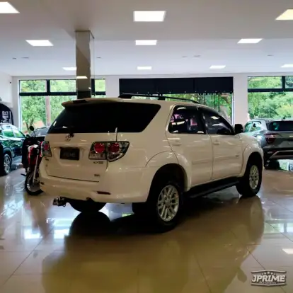 TOYOTA-HILUX SW4-2014