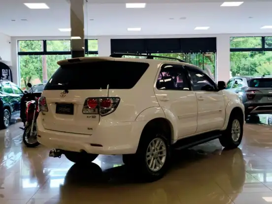 TOYOTA-HILUX SW4-2.7 SR 4X2 16V FLEX 4P AUTOMÁTICO TOYOTA-HILUX SW4-2014