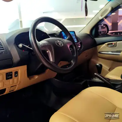 TOYOTA-HILUX SW4-2014