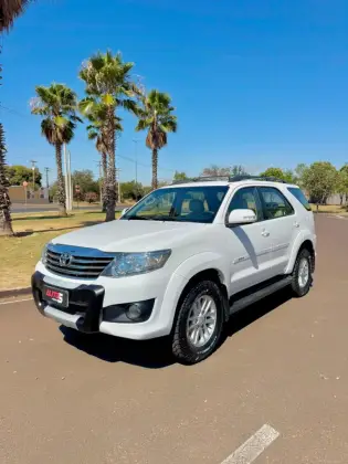 TOYOTA HILUX SW4 2.7 SR 4X2 16V FLEX 4P AUTOMÁTICO