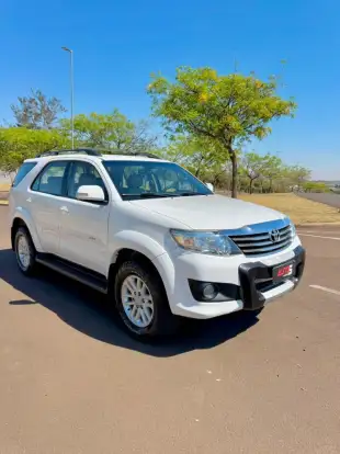 TOYOTA-HILUX SW4-2.7 SR 4X2 16V FLEX 4P AUTOMÁTICO TOYOTA-HILUX SW4-2015
