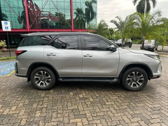 TOYOTA-HILUX SW4-2.8 D-4D TURBO DIESEL DIAMOND 7L 4X4 AUTOMÁTICO TOYOTA-HILUX SW4-2022