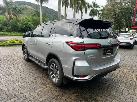 TOYOTA-HILUX SW4-2022