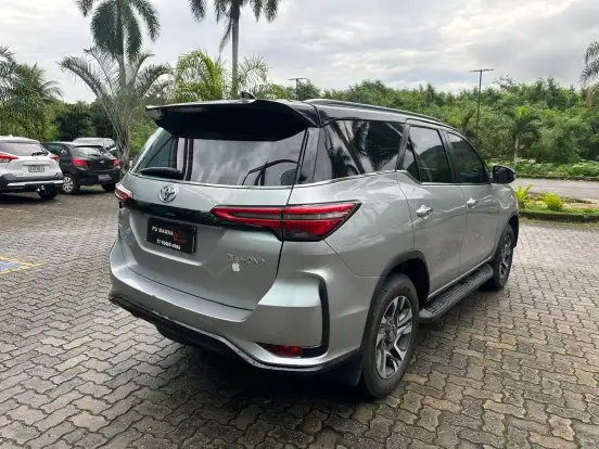 TOYOTA-HILUX SW4-2022