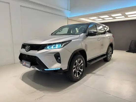 TOYOTA-HILUX SW4-2022