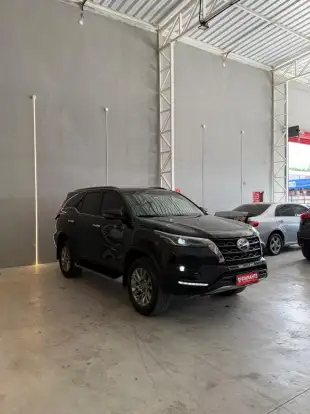 TOYOTA-HILUX SW4-2022