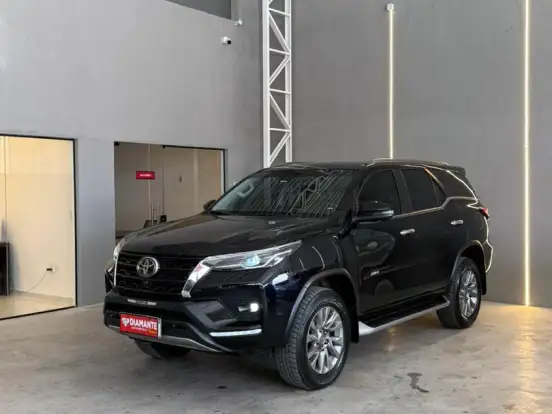 TOYOTA-HILUX SW4-2.8 D-4D TURBO DIESEL SRX 4X4 AUTOMÁTICO TOYOTA-HILUX SW4-2022