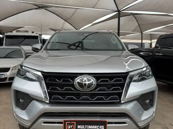 TOYOTA-HILUX SW4-2.8 D-4D TURBO DIESEL SRX 7L 4X4 AUTOMÁTICO TOYOTA-HILUX SW4-2021