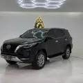TOYOTA HILUX SW4 2.8 D-4D TURBO DIESEL SRX 7L 4X4 AUTOMÁTICO TOYOTA HILUX SW4 2.8 D-4D TURBO DIESEL SRX 7L 4X4 AUTOMÁTICO