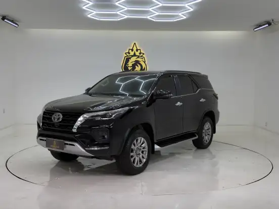 TOYOTA-HILUX SW4-2.8 D-4D TURBO DIESEL SRX 7L 4X4 AUTOMÁTICO TOYOTA-HILUX SW4-2021