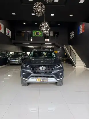 TOYOTA-HILUX SW4-2.8 D-4D TURBO DIESEL SRX 7L 4X4 AUTOMÁTICO TOYOTA-HILUX SW4-2021