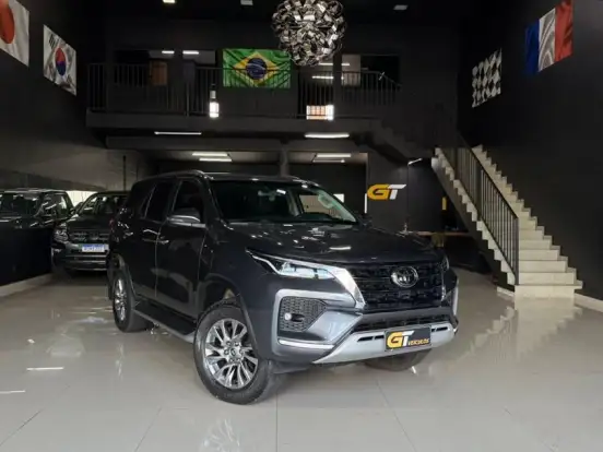 TOYOTA-HILUX SW4-2.8 D-4D TURBO DIESEL SRX 7L 4X4 AUTOMÁTICO TOYOTA-HILUX SW4-2021