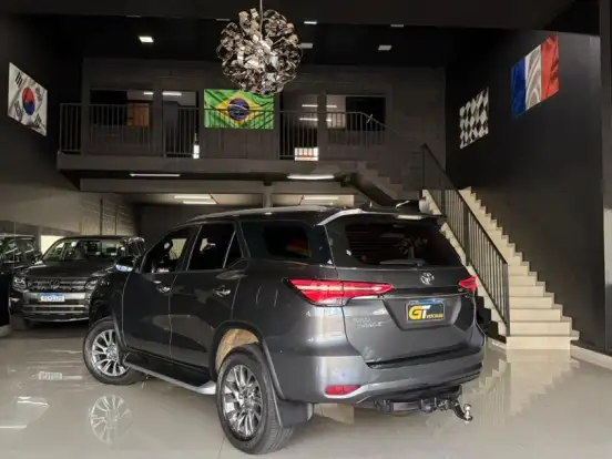 TOYOTA-HILUX SW4-2.8 D-4D TURBO DIESEL SRX 7L 4X4 AUTOMÁTICO TOYOTA-HILUX SW4-2021