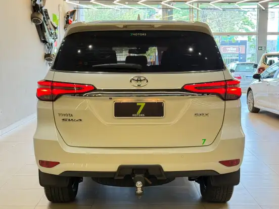 TOYOTA-HILUX SW4-2021