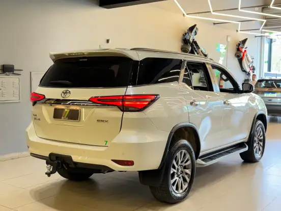 TOYOTA-HILUX SW4-2021
