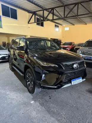 TOYOTA-HILUX SW4-2024