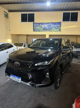TOYOTA-HILUX SW4-2024