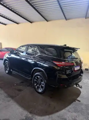 TOYOTA-HILUX SW4-2024