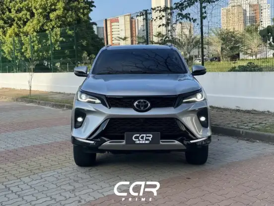 TOYOTA-HILUX SW4-2024