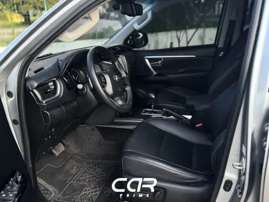 TOYOTA-HILUX SW4-2024