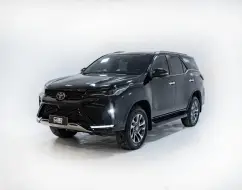 TOYOTA HILUX SW4 2.8 D-4D TURBO DIESEL SRX PLATINUM 7L 4X4 AUTOMÁTICO TOYOTA HILUX SW4 2.8 D-4D TURBO DIESEL SRX PLATINUM 7L 4X4 AUTOMÁTICO