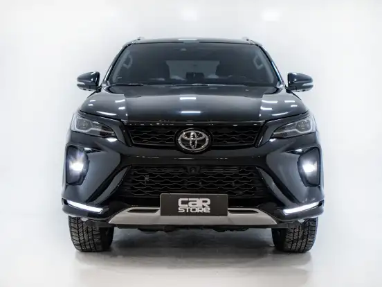TOYOTA-HILUX SW4-2025