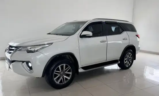 TOYOTA-HILUX SW4-2016