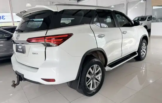 TOYOTA-HILUX SW4-2016