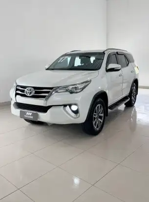 TOYOTA-HILUX SW4-2016