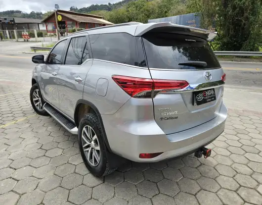 TOYOTA-HILUX SW4-2.8 SRX 4X4 16V TURBO INTERCOOLER DIESEL 4P AUTOMÁTICO TOYOTA-HILUX SW4-2017