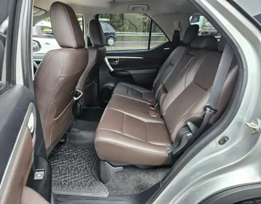 TOYOTA-HILUX SW4-2017
