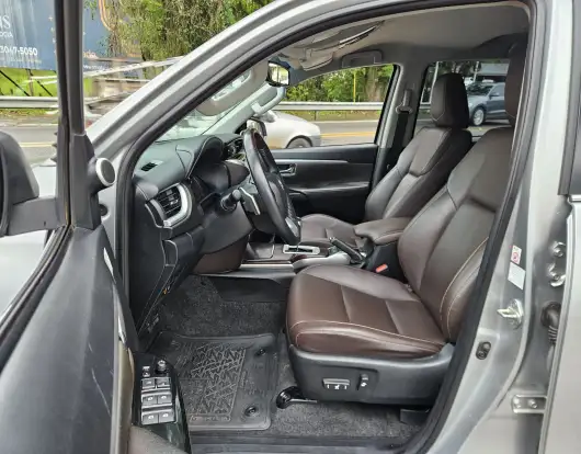 TOYOTA-HILUX SW4-2017