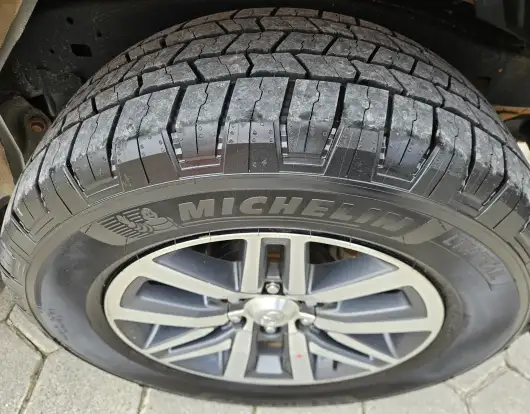 TOYOTA-HILUX SW4-2017