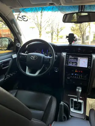 TOYOTA-HILUX SW4-2020