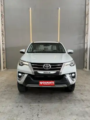 TOYOTA-HILUX SW4-2.8 SRX DIAMOND 4X4 7 LUGARES 16V TURBO INTERCOOLER DIESEL 4P AUTOMÁTICO TOYOTA-HILUX SW4-2019