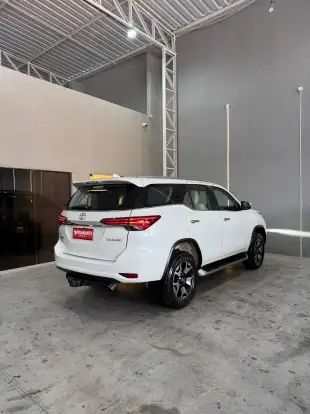 TOYOTA-HILUX SW4-2019
