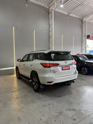 TOYOTA-HILUX SW4-2.8 SRX DIAMOND 4X4 7 LUGARES 16V TURBO INTERCOOLER DIESEL 4P AUTOMÁTICO TOYOTA-HILUX SW4-2019
