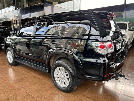 TOYOTA-HILUX SW4-2.7 SR 4X2 16V FLEX 4P AUTOMÁTICO TOYOTA-HILUX SW4-2015