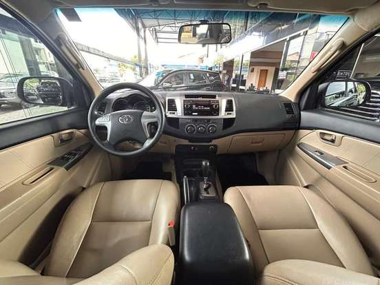 TOYOTA-HILUX SW4-2.7 SR 4X2 16V FLEX 4P AUTOMÁTICO TOYOTA-HILUX SW4-2015