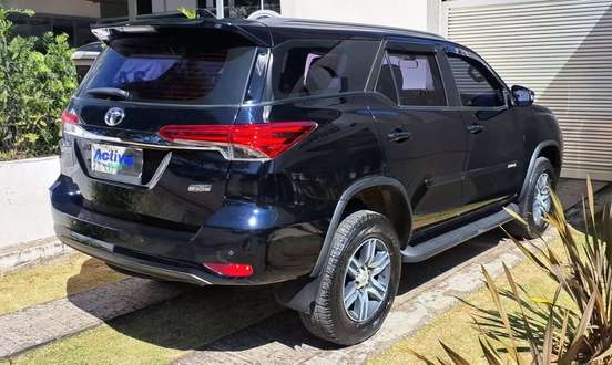 TOYOTA-HILUX SW4-2.7 SR 4X2 16V FLEX 4P AUTOMÁTICO TOYOTA-HILUX SW4-2017