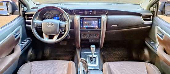 TOYOTA-HILUX SW4-2017