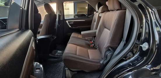 TOYOTA-HILUX SW4-2.7 SR 4X2 16V FLEX 4P AUTOMÁTICO TOYOTA-HILUX SW4-2017