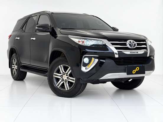 TOYOTA-HILUX SW4-2019
