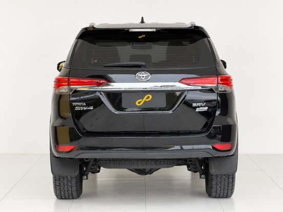 TOYOTA-HILUX SW4-2019