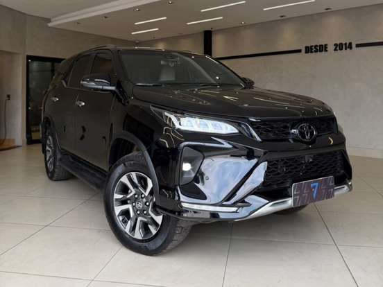 TOYOTA-HILUX SW4-2.8 D-4D TURBO DIESEL DIAMOND 7L 4X4 AUTOMÁTICO TOYOTA-HILUX SW4-2024