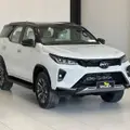 TOYOTA HILUX SW4 2.8 D-4D TURBO DIESEL DIAMOND 7L 4X4 AUTOMÁTICO TOYOTA HILUX SW4 2.8 D-4D TURBO DIESEL DIAMOND 7L 4X4 AUTOMÁTICO