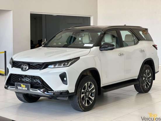 TOYOTA-HILUX SW4-2022
