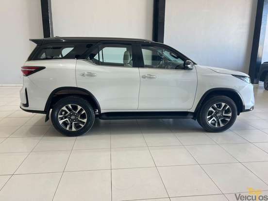 TOYOTA-HILUX SW4-2022