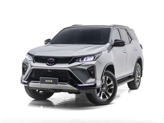 TOYOTA-HILUX SW4-2025